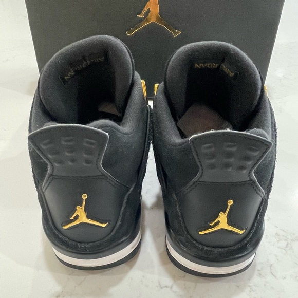 Retro Jordan 4 ‘Royalty’ - Picture 5 of 8